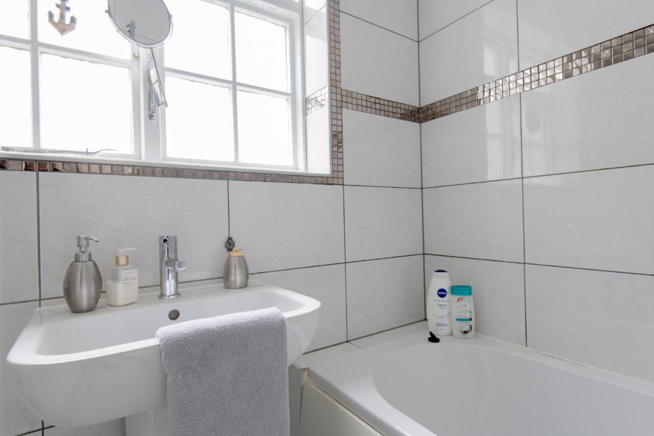 Appartamento Fantastic 3 Bed Brighton House- Sleeps 6- Superfast Wifi And Garage Esterno foto
