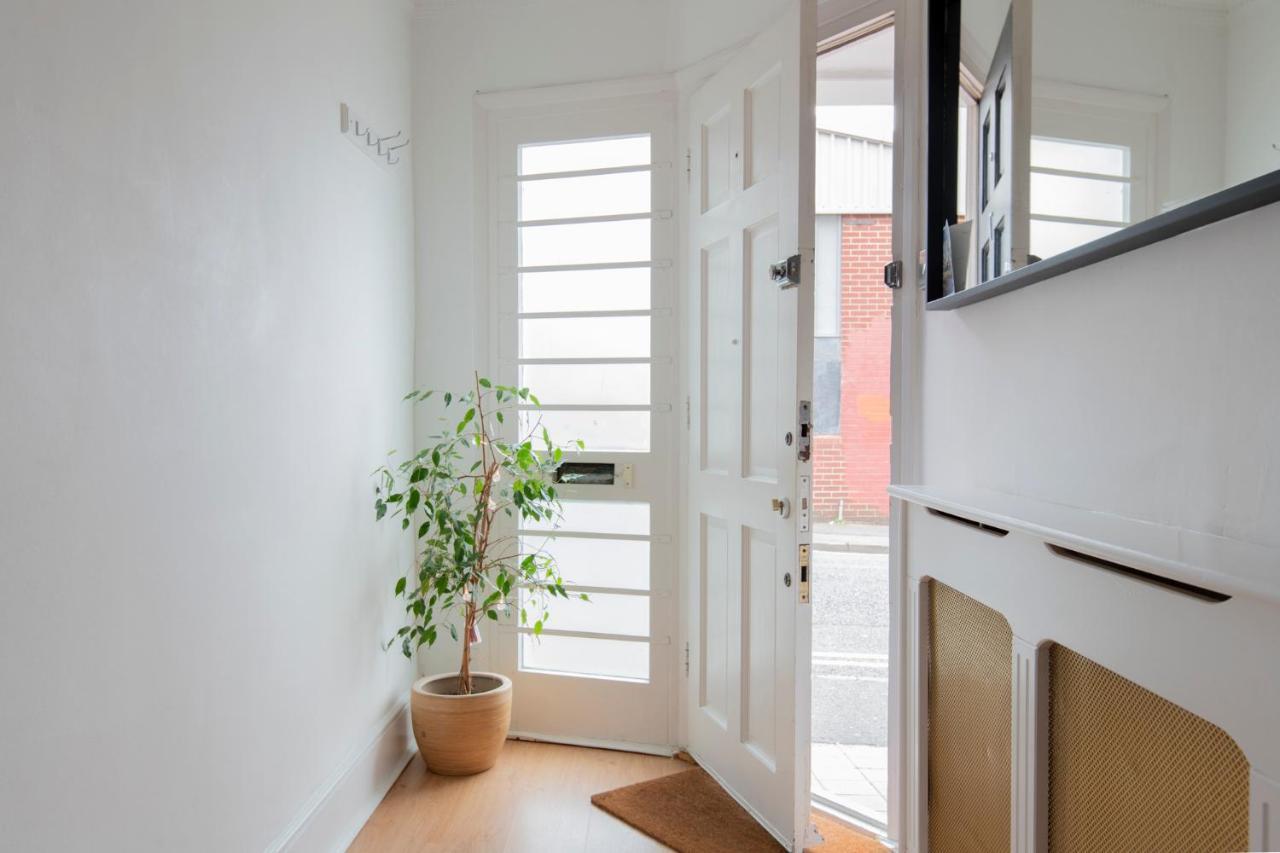 Appartamento Fantastic 3 Bed Brighton House- Sleeps 6- Superfast Wifi And Garage Esterno foto