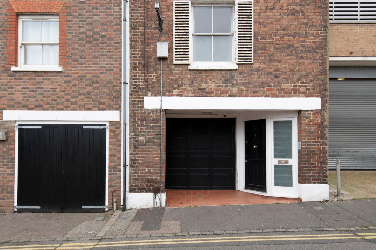 Appartamento Fantastic 3 Bed Brighton House- Sleeps 6- Superfast Wifi And Garage Esterno foto